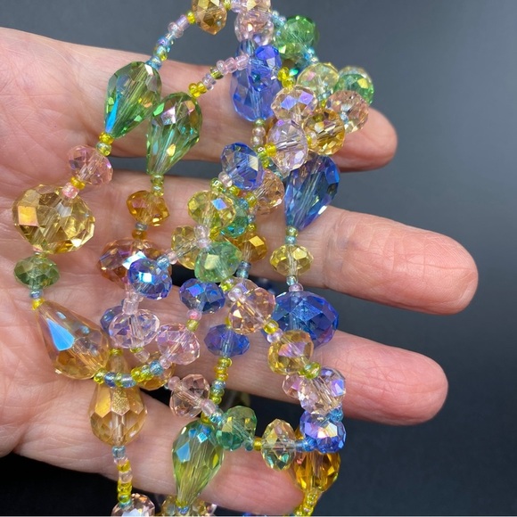Faceted Glass Beads Necklace Multi Colored Shiny Sparkly Over-The-Head Style - Picture 4 of 8